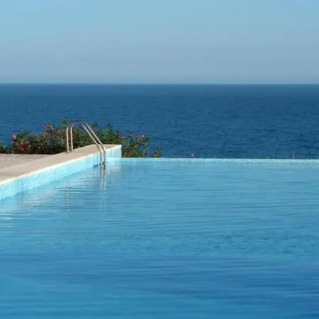 Mi Casa Es Tu Casa *